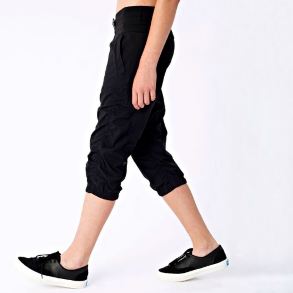 Ivivva Lululemon kids black live to move crop cropped drawstring jogger pants - Picture 3 of 11
